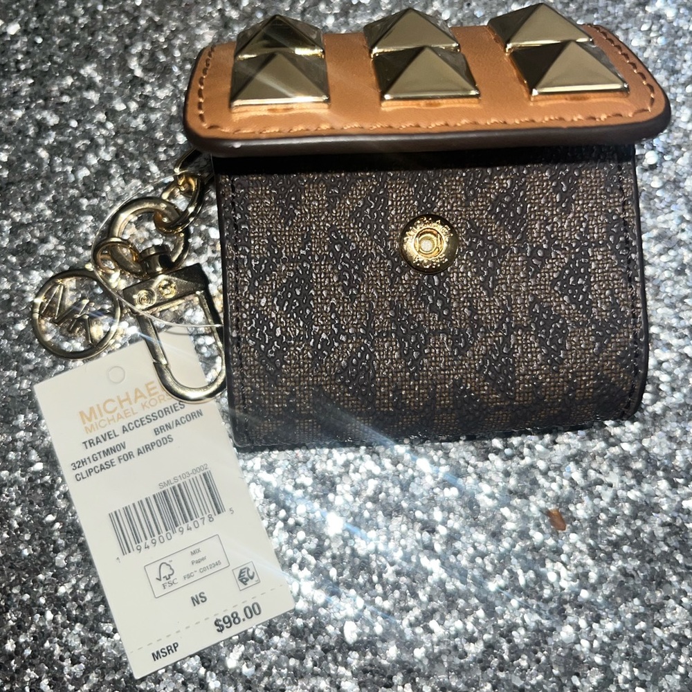 Michael Kors clip case for AirPods NWT